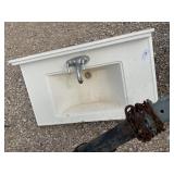 Porcelain sink
