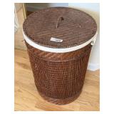Wicker laundry hamper with lid