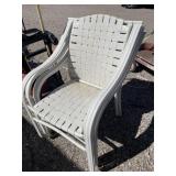 4 White outdoor chairs