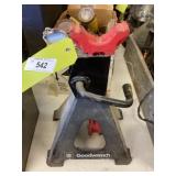 GM Goodwrench car jacks. 1 lot of 2 pairs
