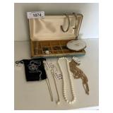Jewelry box in miscellaneous costume, jewelry