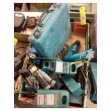Makita 6095 power drills, batteries, chargers