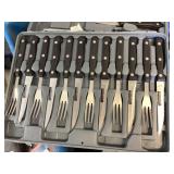 Gourmet traditions cutlery set.broken carrying