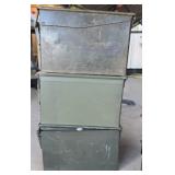 3 lots 1 ammo can. 3x$High bidder Will be 3 x