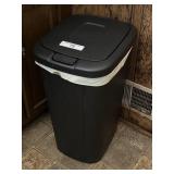 13 Gallon Kitchen Trash Can