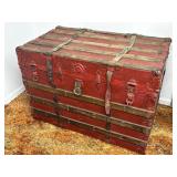 36ï¿½ x 20 1/2ï¿½ x 25ï¿½ Vintage Trunk