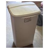 44 Qt. Trash Can