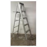 69ï¿½ Step Ladder
