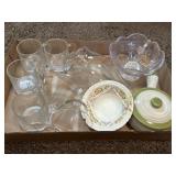 Tray lot containing mugs, chimney, stems & more