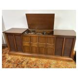 67ï¿½ x 17ï¿½ Sears Silvertone Stereophonic