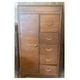 60ï¿½ x 33ï¿½ x 18ï¿½ Armoire (As Pictured)