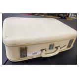 (F) Medium Size Suit Case Vintage