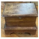 (F) Pine Storage Box Measures 21ï¿½ Wide x 17ï¿½ Tall