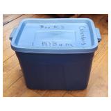 Rubbermaid Rough Neck Tote With Lid