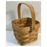 5ï¿½ x 5ï¿½ Longaberger Basket With Swivel Handle