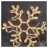 (T) Approx 20" Lighted Snowflake -Works