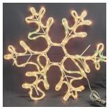 (T) Approx 20" Lighted Snowflake -Works