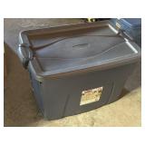 35 Gallon Rubbermaid Tote