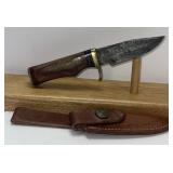 6ï¿½ Fixed Blade Damascus Style Knife With High