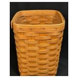 (B) Longaberger 1994 Basket Classic Finish Square