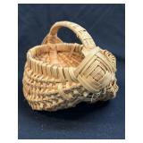(M) Woven Wicker Raton Buttocks Gathering Basket