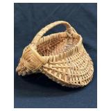 (M) Woven Wicker Raton Buttocks Gathering Basket