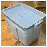 (FL) Rubbermaid Roughneck Storage Container With