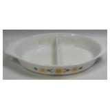 (H) 1.5 Quart PYREX Town & Country Divided Dish