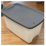 (FL) Storage Container With Lid