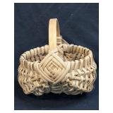 (M) Woven Wicker Raton Buttocks Gathering Basket