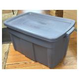 (FL) Large Rubbermaid Roughneck Storage Container
