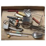 (D) Assorted Vintage Kitchen Lot As Pictured