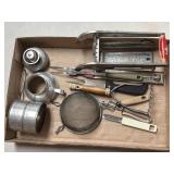 (D) Assorted Vintage Kitchen Lot As Pictured