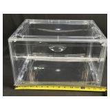 (K)  Clear Storage Bin with Magnetic Closure