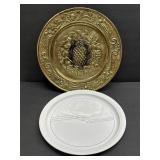 (D) 2 Pc Trays 1 Decorative Pineapple Tray 14ï¿½