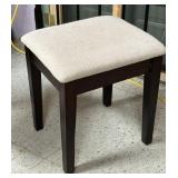 (E) Stool 18ï¿½ Tall x 15ï¿½x 17ï¿½