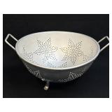 (H) Vintage 1950s Aluminum Star Colander ï¿½