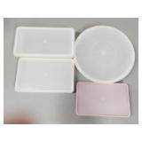 (I) 4 pc Tupperware Pieces