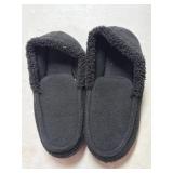 (D) Boys Cuddl Duds Black Fleece Slippers Size