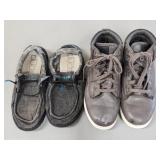 (I) 2 Pr Kids Shoes Hey Dude size Y2-L3Levi