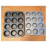 2 Muffin Pans