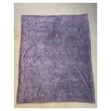 Broyhill Polyester Fleece Throw 49"x 59"