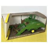 ERTL John Deere 1940 12A Combine 1:16 Scale Die