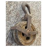 12ï¿½ Vintage Cast Iron Pulley With Hook