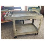 33ï¿½ x 45ï¿½ x 24ï¿½ Rubbermaid Rolling Cart