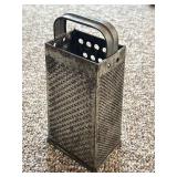 Vintage 9ï¿½ Grater