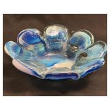 (A) Vintage Scalloped Daisy Shape Art Glass