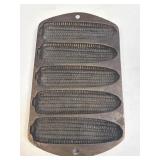 (D) Cast Iron 5 Stick Cornstick Pan Made In USA