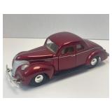 1:24 Scale Die Cast Model 1940 Ford Deluxe Coupe