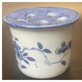 (B) Vintage 1986 Flower Frog Vase 2ï¿½